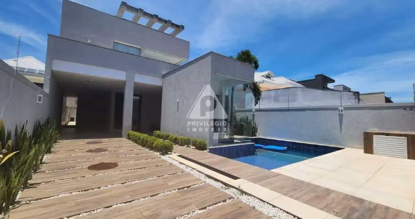Casa triplex com piscina no condomínio parc des palmiers – recreio dos bandeirantes/rj