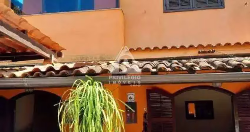 Casa triplex no recreio dos bandeirantes com 4 quartos