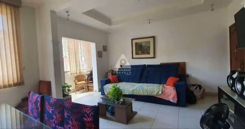 Apartamento com 3 quartos sendo 1 suíte e 3 banheiros à venda na tijuca com 135 m²