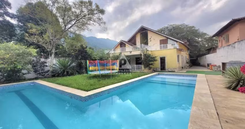 Casa com incrível quintal, 7 quartos, piscina - vargem pequena