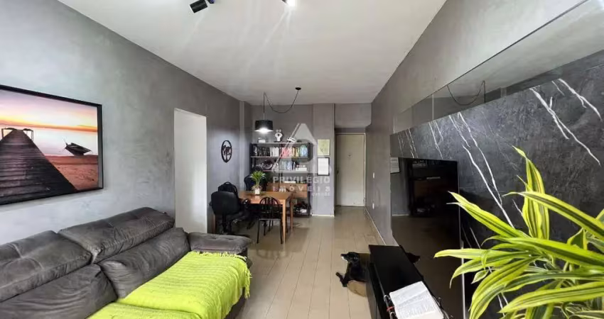 Lindo apartamento 2 quartos com varanda, dependência e 1 vaga , a venda no pechincha