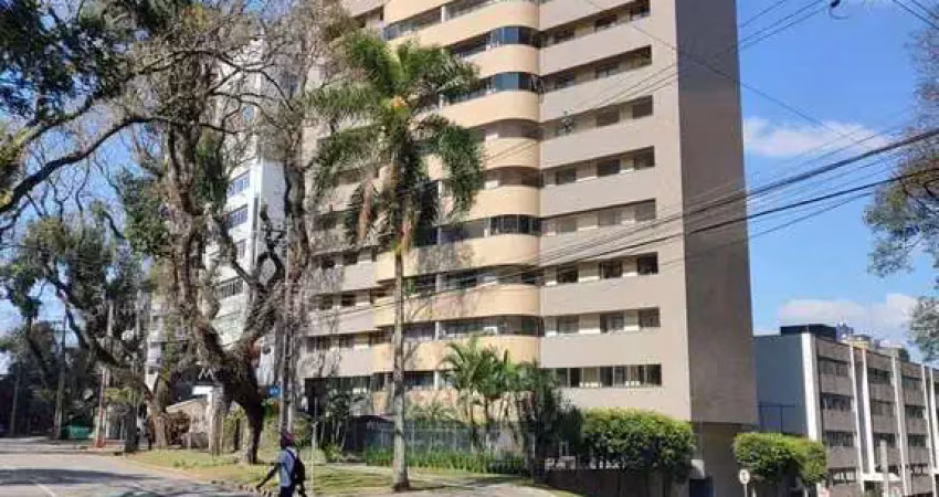 Excelente apartamento face norte, a uma quadra do cube curitibano