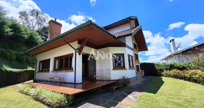 Lindo sobrado na região do morro do elefante - com 3200 m² de área total e ótima localização, próximo ao capivari