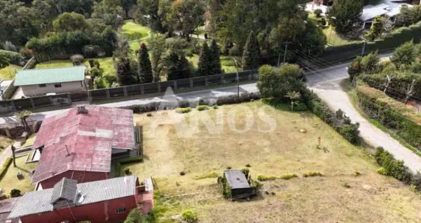 Lote em esquina e ótima localização - totalmente plano e gramado, idela para todo tipo de construção...