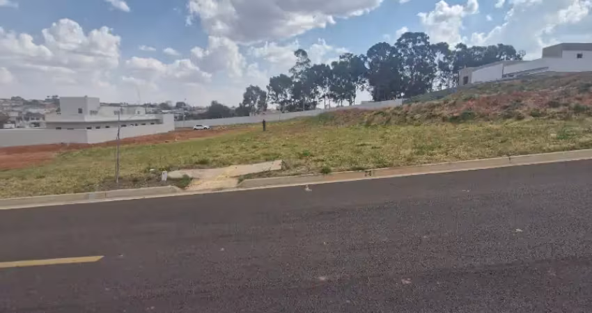 Terreno plano em condomínio- frente pra reserva natural - oásis no centro de franca