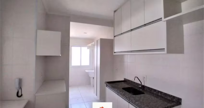 Apartamento de 68m² com planejados no 4º andar, vaga coberta no ed. cláudia.