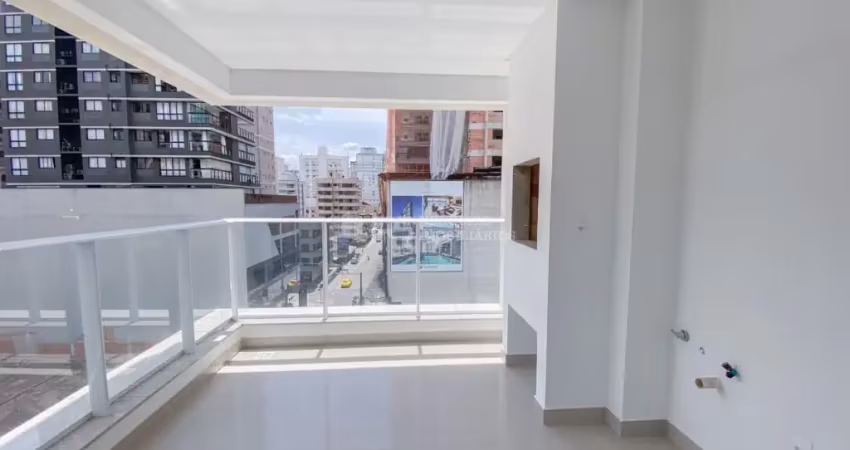 Apartamento diferenciado frente avenida na meia praia r$ 8.000,00 o metro quadrado 3 suites