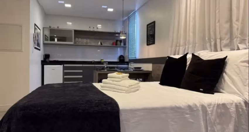 Studio mobiliado para até 02 pessoas com vaga de garagem próximo ao hospital de clínicas e ufpr