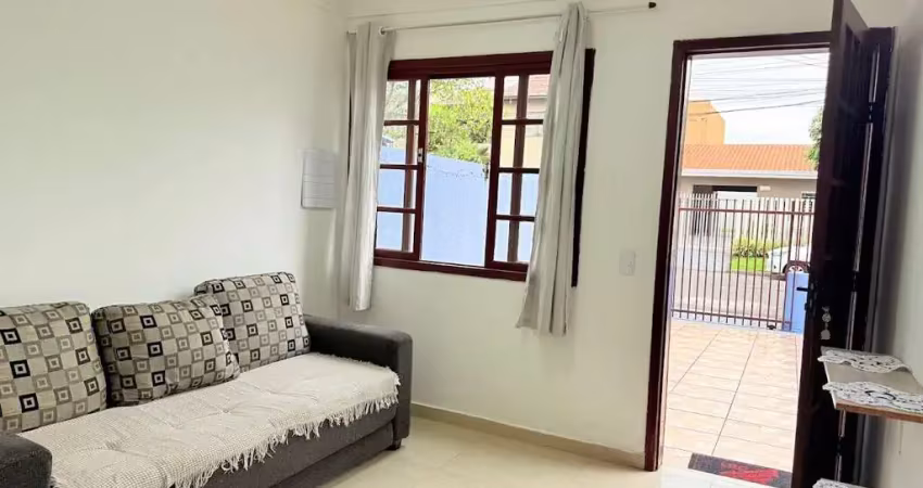 Apartamento térreo 3 qtos com cara de casa, com jardim na frente e nos fundos