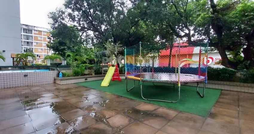 Excelente apartamento duplex localizado no espinheiro com 341m² e três vagas de garagem.