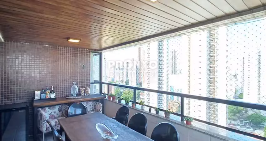 Excelente apartamento com 223,50m³ de área privativa, localizado no bairro da tamarineira.