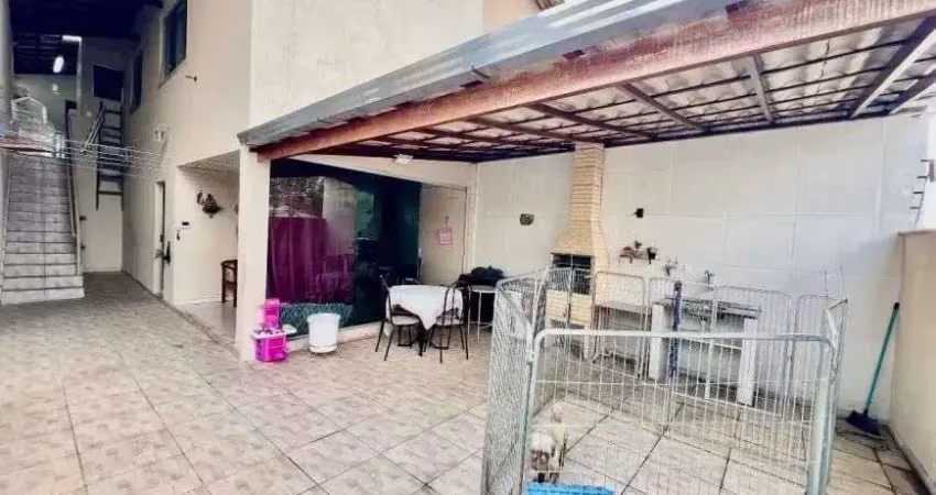 Casa com 3 quartos à venda na Rua Terezinha Lopes de Azevedo, Planalto, Belo Horizonte