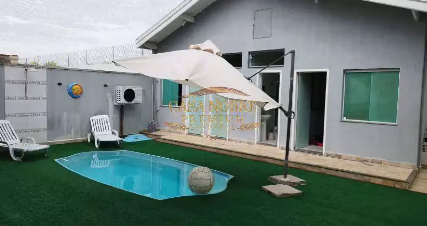 Casa com 3 quartos para alugar na Avenida Arnaldo Felipe Sbruzzi, Piracangaguá, Taubaté