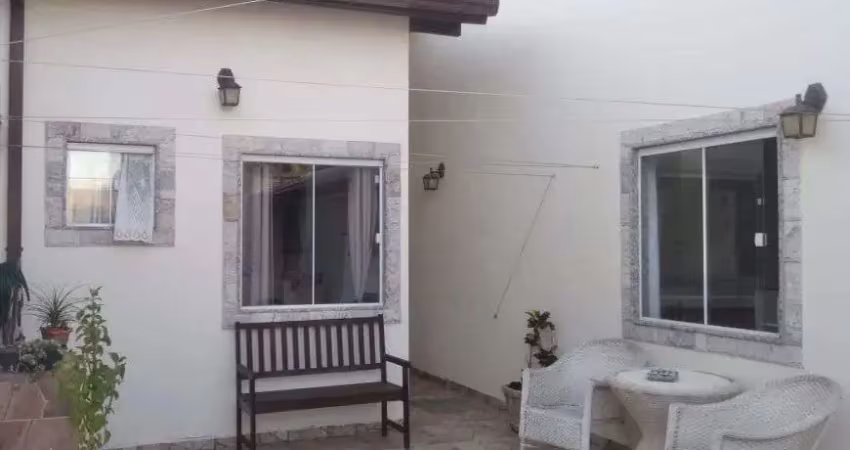 Casas para venda na rasa em búzios/rj, 03 quartos/2 suítes, 1 vaga, em frente a praia da rasa.