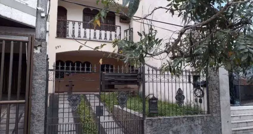 Casas para locação na imbetiba em macaé/rj, 04 quartos com suíte, 2 vagas e quintal.