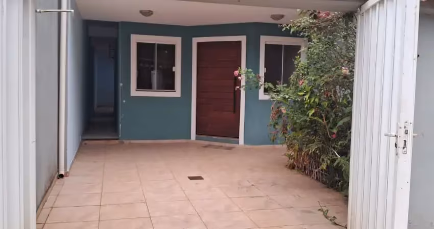 Casas para locação no jardim vitória em macaé/rj, 03 quartos com suíte, 1 vaga e varanda.