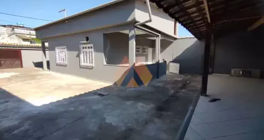 Casas para locação no aeroporto em macaé/rj, 02 quartos, varanda e quintal amplo.