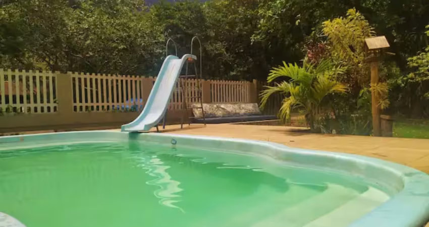 Chácara para venda na região serrana de macaé/rj, bairro trapóleo, 1.362m2, casa 3 quartos e piscina.
