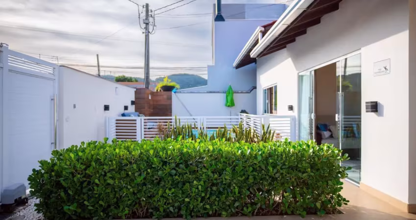 Casa com 4 quartos à venda em Zimbros, Bombinhas 