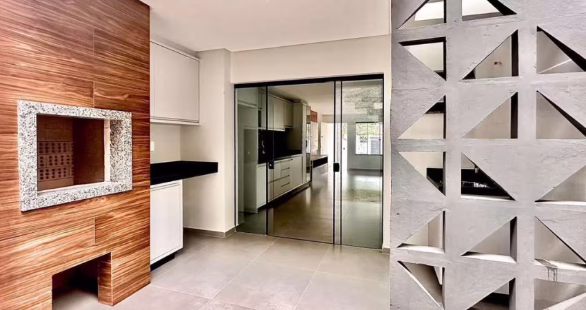 Casa com 3 dormitórios à venda, 104 m² por R$ 639.000,00 - Água Verde - Blumenau/SC