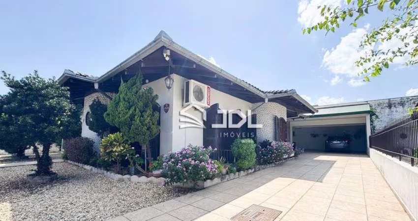 Casa Itoupava Norte com 4 dormitórios, sendo 1 suíte