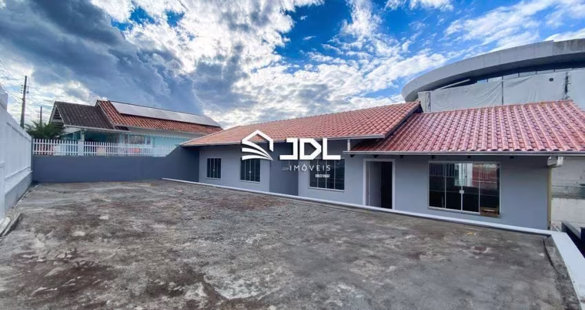 Casa reformada em localização privilegiada no Bairro Itoupava Norte com 3 quartos!