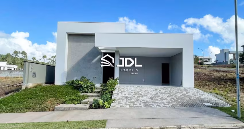 Linda Casa Nova em condomínio Fechado no bairro Ponta Aguda!