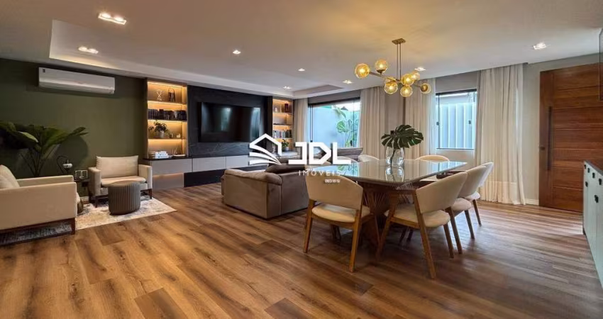 Casa Plana à Venda por R$ 2.100.000,00 com 205m² no Bairro Escola Agrícola