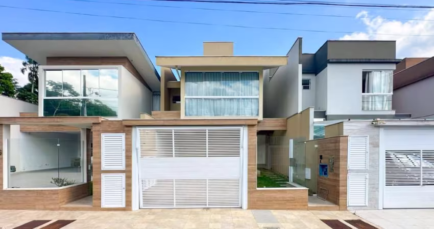 Casa com 2 dormitórios à venda, 205 m² por R$ 1.350.000,00 - Velha - Blumenau/SC
