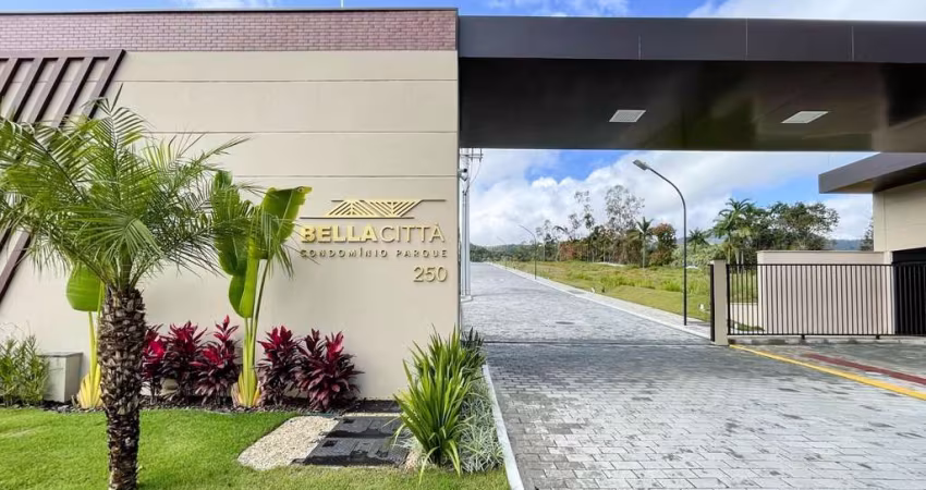 Terreno à venda em condomínio fechado, 290 m² por R$ 490.000 - Velha - Blumenau/SC