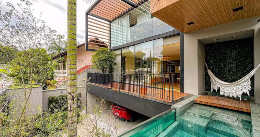 CASA 3 SUITES EM LOTEAMENTO COM SEGURANÇA - BLUMENAU/SC