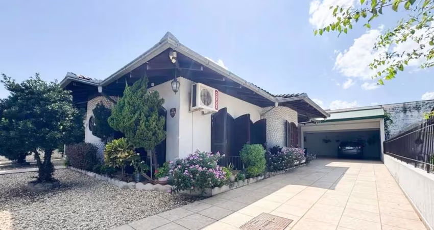 Casa Itoupava Norte com 4 dormitórios, sendo 1 suíte