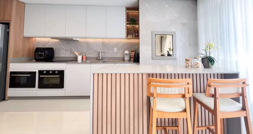APARTAMENTO COMPLETAMENTE MOBILIADO COM ÓTIMA LOCALIZAÇÃO