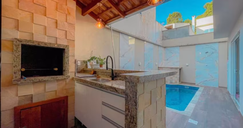 CASA COM 3 SUÍTES NA VELHA CENTRAL EM BLUMENAU