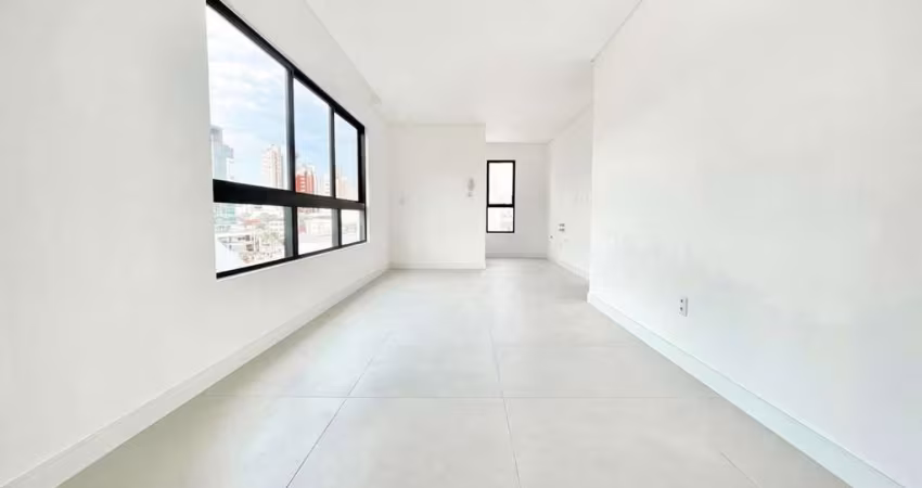 Apartamento com 2 dormitórios à venda, 68 m² por R$ 550.000 - Vila Nova - Blumenau/SC
