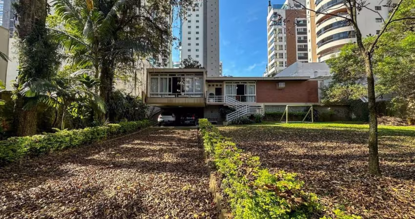 Terreno à venda, 1976 m² por R$ 2.950.000,00 - Victor Konder - Blumenau/SC