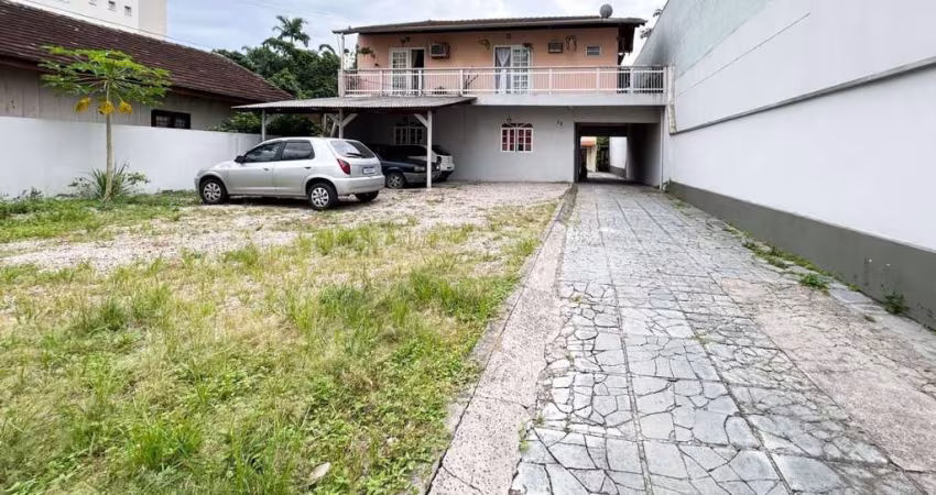 Terreno à venda, 636 m² por R$ 1.800.000,00 - Velha - Blumenau/SC