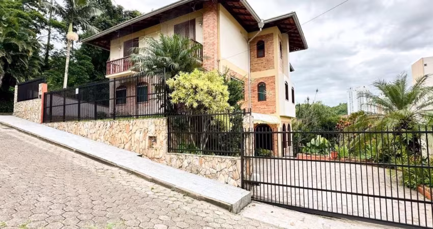 Casa à venda, 285 m² por R$ 1.300.000,00 - Vila Nova - Blumenau/SC