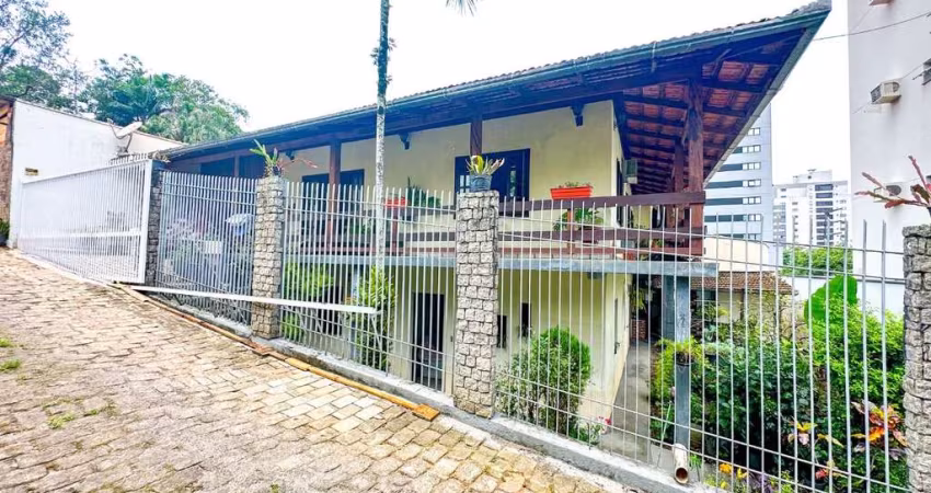 Casa à venda, 106 m² por R$ 950.000,00 - Vila Nova - Blumenau/SC