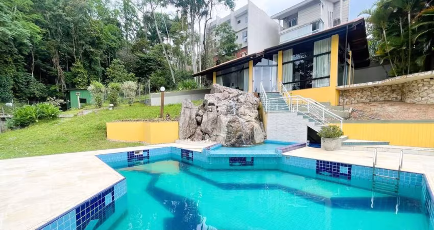 Casa com 6 dormitórios à venda, 725 m² por R$ 3.990.000,00 - Escola Agrícola - Blumenau/SC
