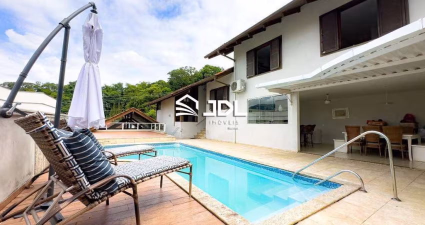 CASA A VENDA EM LOTEAMENTO COM SEGURANÇA 24H PROXIMO A VILA GERMANICA!