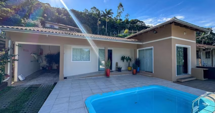 Casa à venda, 158 m² por R$ 650.000,00 - Garcia - Blumenau/SC