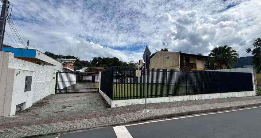 Casa à venda, 210 m² por R$ 3.000.000,00 - Garcia - Blumenau/SC