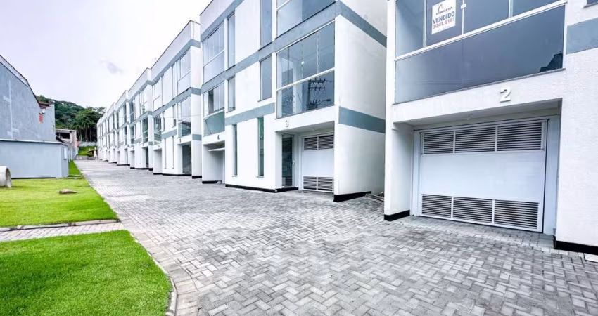 Casa com 2 dormitórios à venda, 146 m² por R$ 580.000,00 - Água Verde - Blumenau/SC