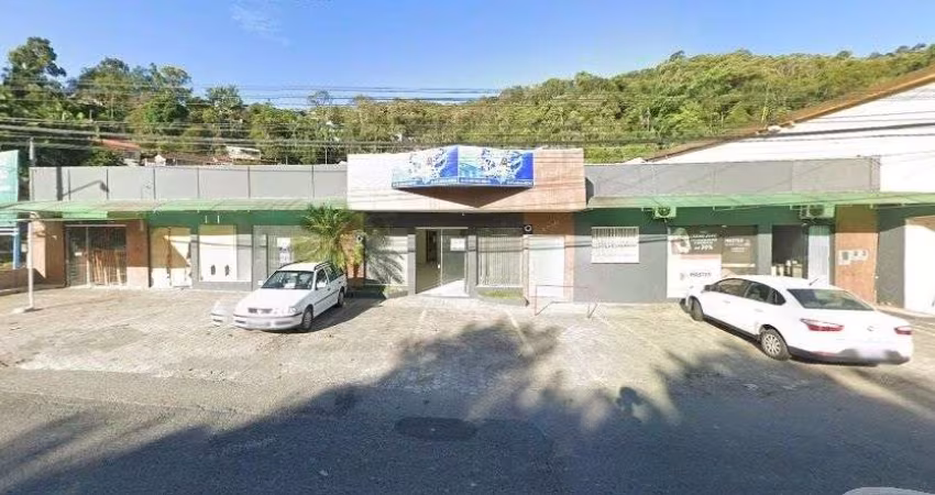 Imóvel Comercial Localizado na Ponta Aguda