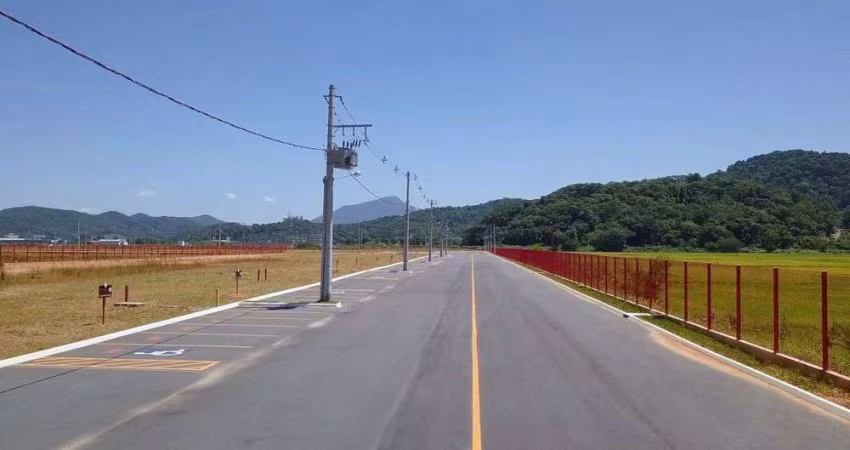 Terreno à venda no bairro Belchior Baixo