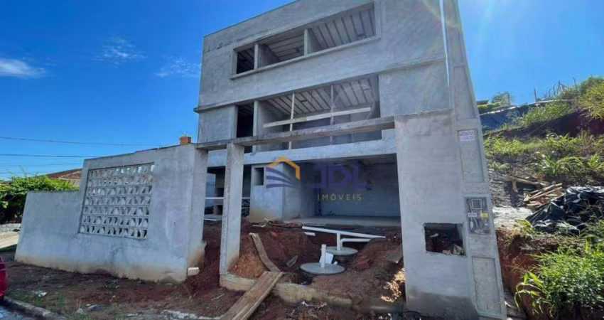 Sobrado com 3 dormitórios à venda, 168 m² por R$ 1.150.000,00 - Escola Agrícola - Blumenau/SC