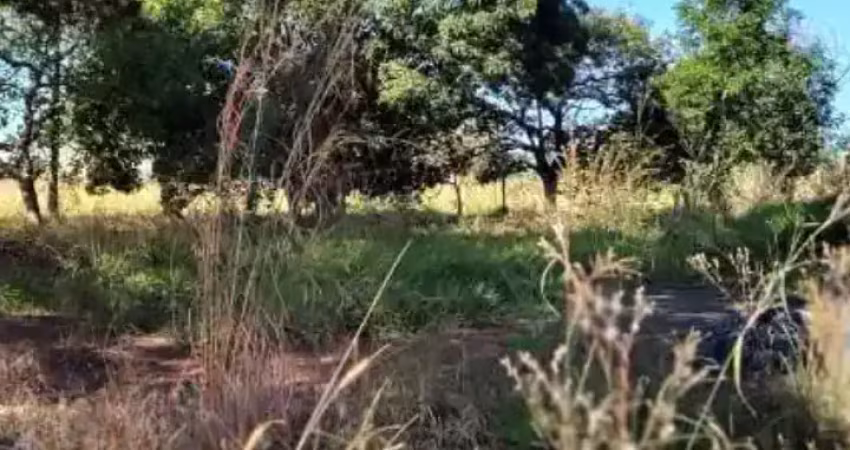 2.500 m2 cada lote ou fração.  total 10.000 m2.  projeto de arquitetura aprovado.  foi dado a entrada bo desmembramento.   tem uma imensa área verde, quase do tamanho dos 4 lotes (10.000 m2).  e ainda