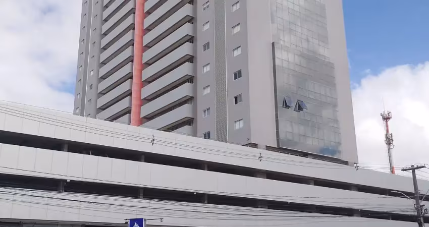 Linda sala comercial à venda na avenida menino marcelo (serraria) – uma das regiões que mais cresce em maceió! toda mobiliada, porteira fechada pronta para começar a operar.