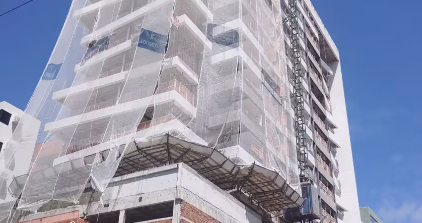 Vendo apartamento de alto padrão, situado na 3° quadra da praia de ponta verde, prédio em fase final de acabamento com sua entrega para dezembro de 2026.